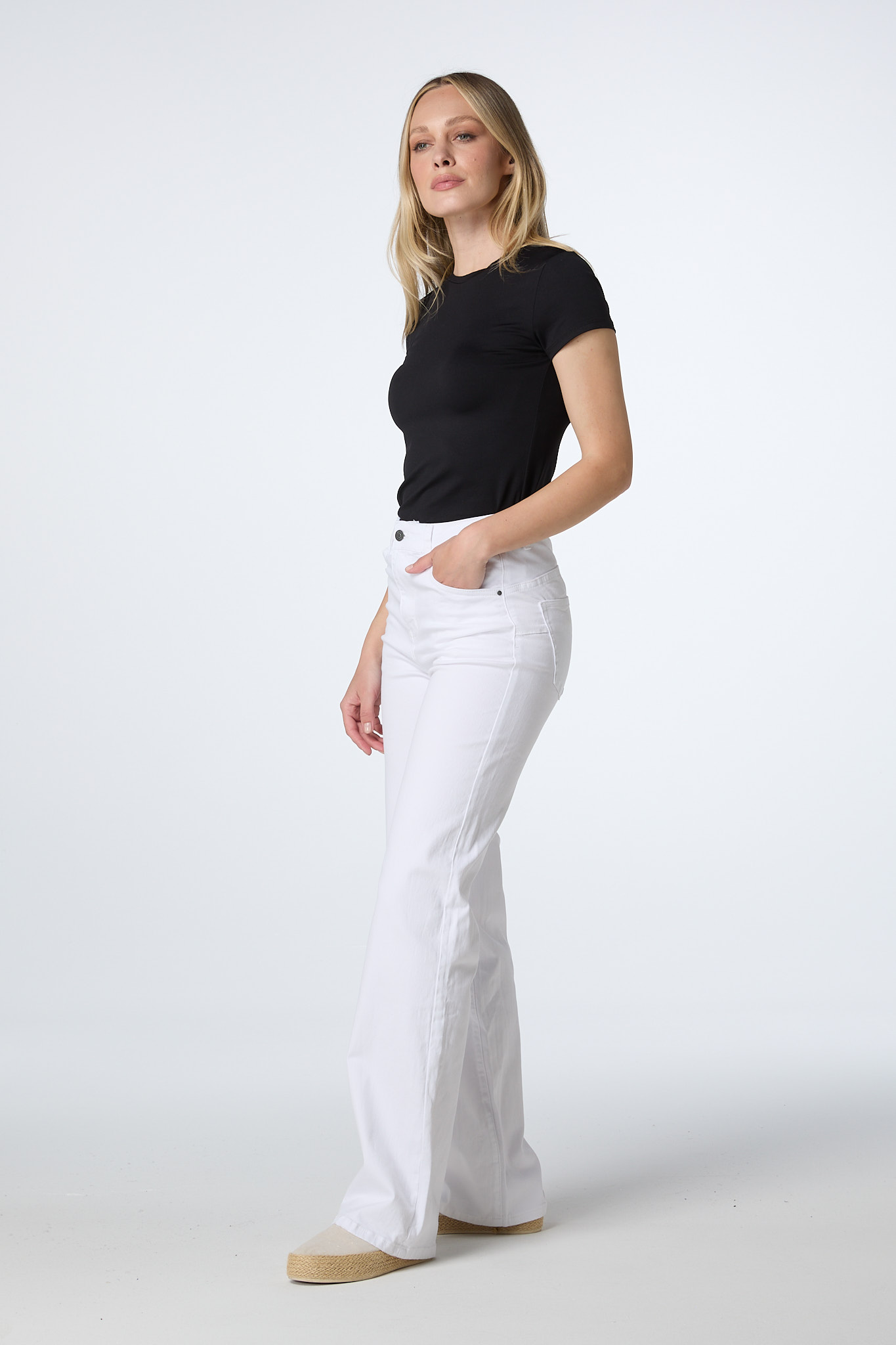M-STRAIGHT White - 2