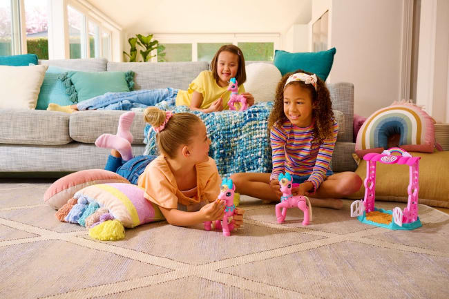 Zuru Pets Alive My Magical Unicorn and Stable - 5