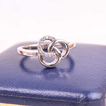 Hvidguldsring 18k med 0,065ct diamanter, Vintage