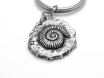 Ammonit Nyckelring, Fossil Accessoar, Djur Nyckelhållare i Tenn och Stål