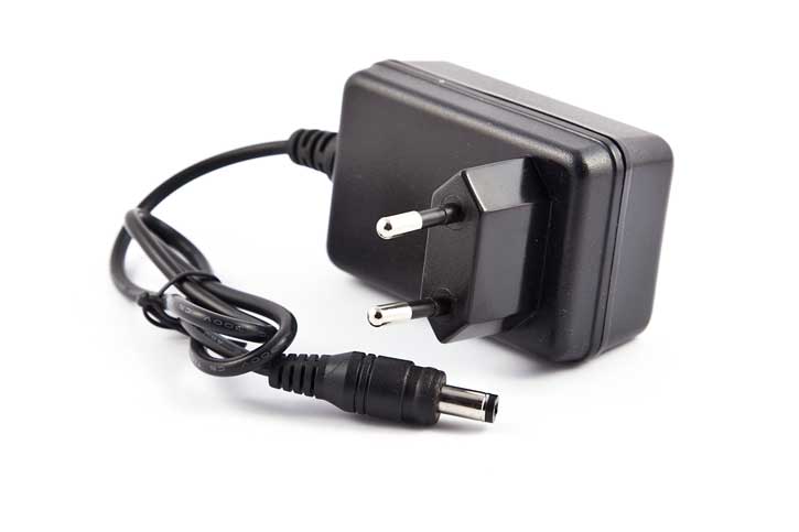 M Tiger Sports 230V EU-oplader til 7,4V batterier