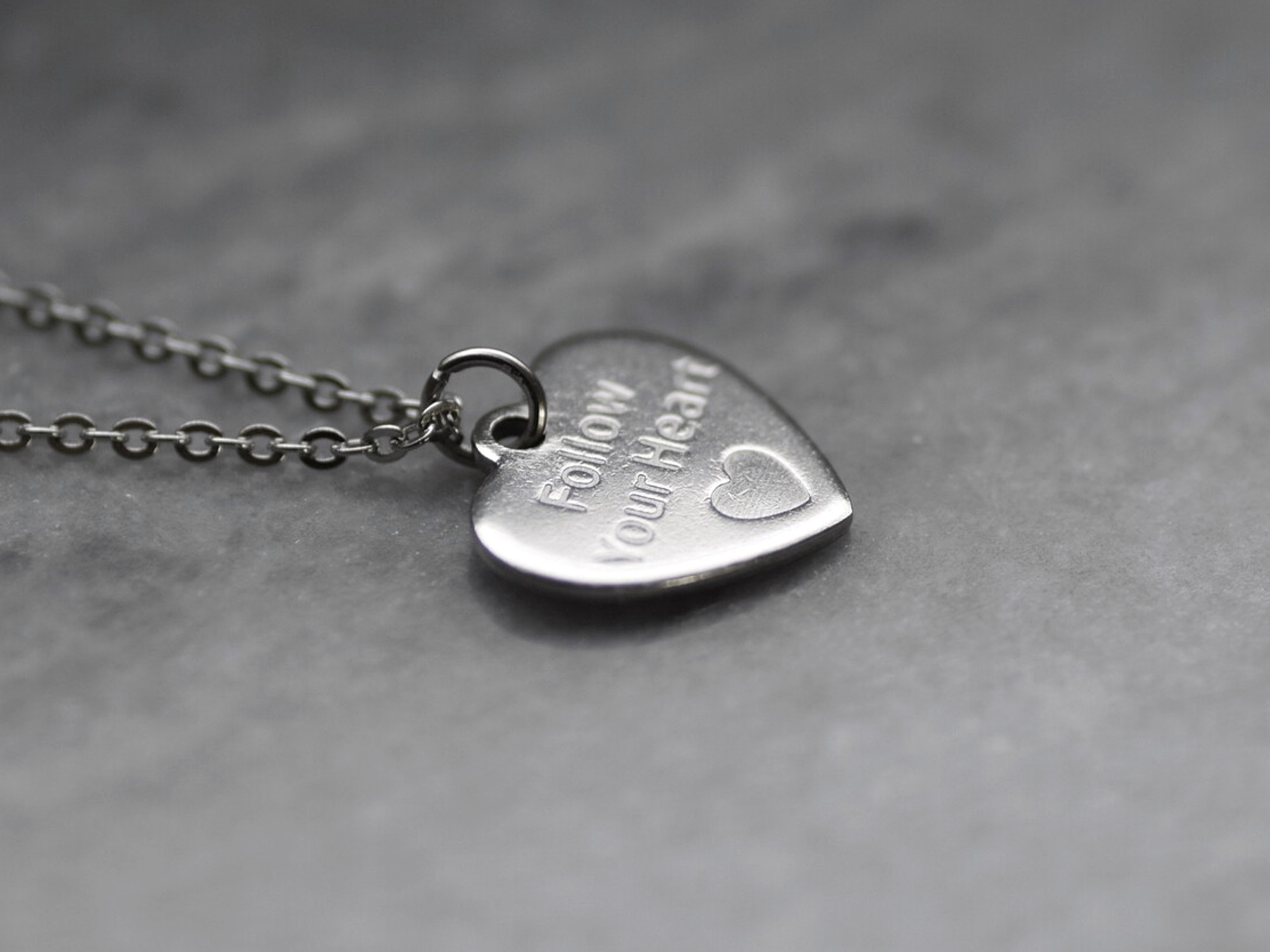 Hjärta med Follow Your Heart Text Halsband i Rostfritt Stål, Hjärtan Hänge, Kärlek Smycke - 2