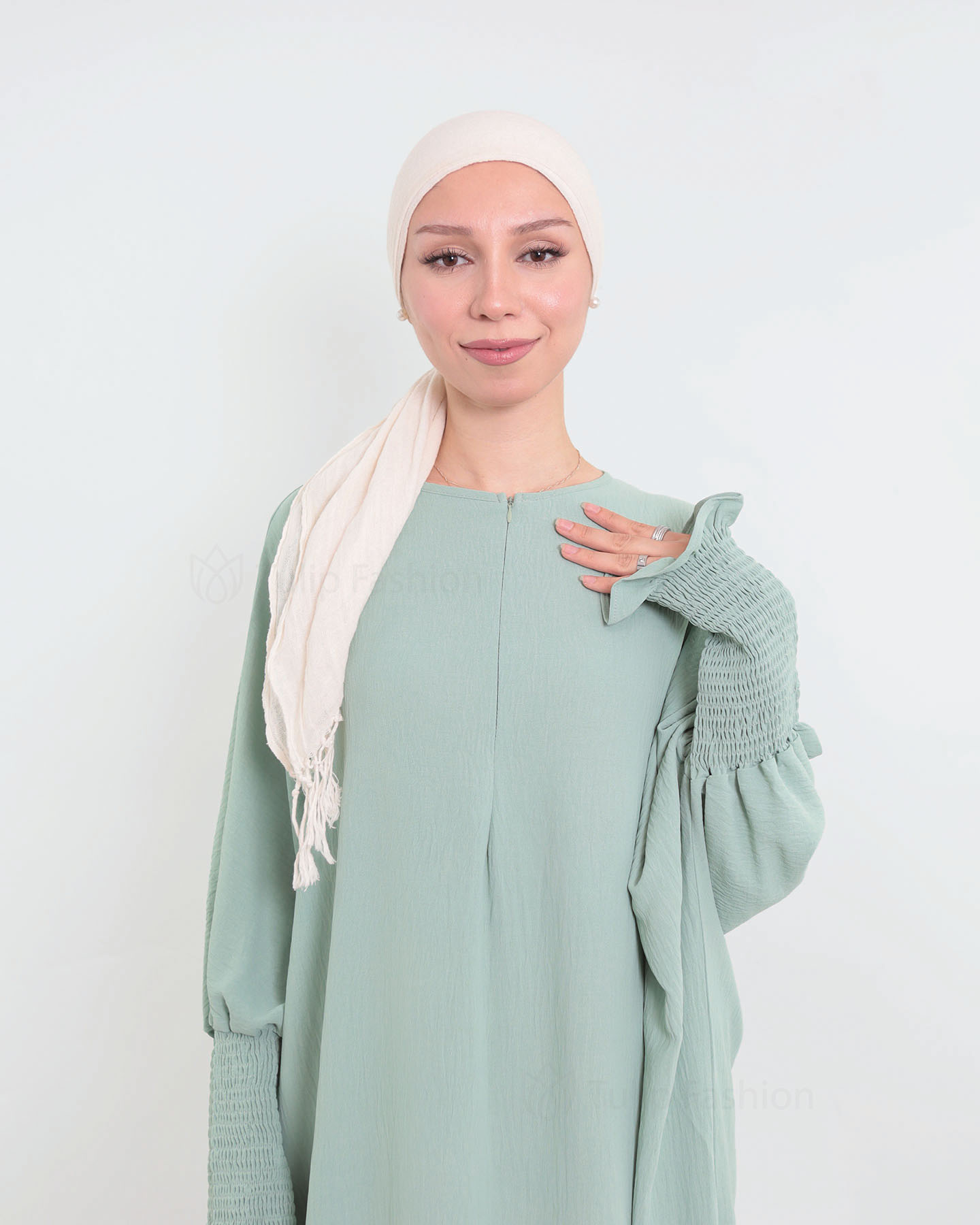 Maryam  Oversized Abaya - Pistachio Green - 3