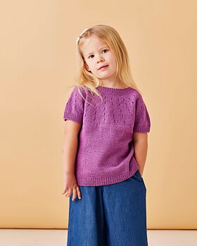 Barnt-shirt med runt ok och hålmönster i Esther
