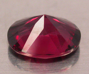 Impresionante piedra preciosa de granate rodolita natural de talla ovalada de 1,80 ct - 2