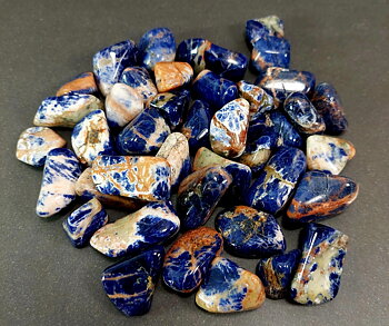 "Sunset" Sodalit - Soldalit med Orange Feldspar (Solsten), Trumlad