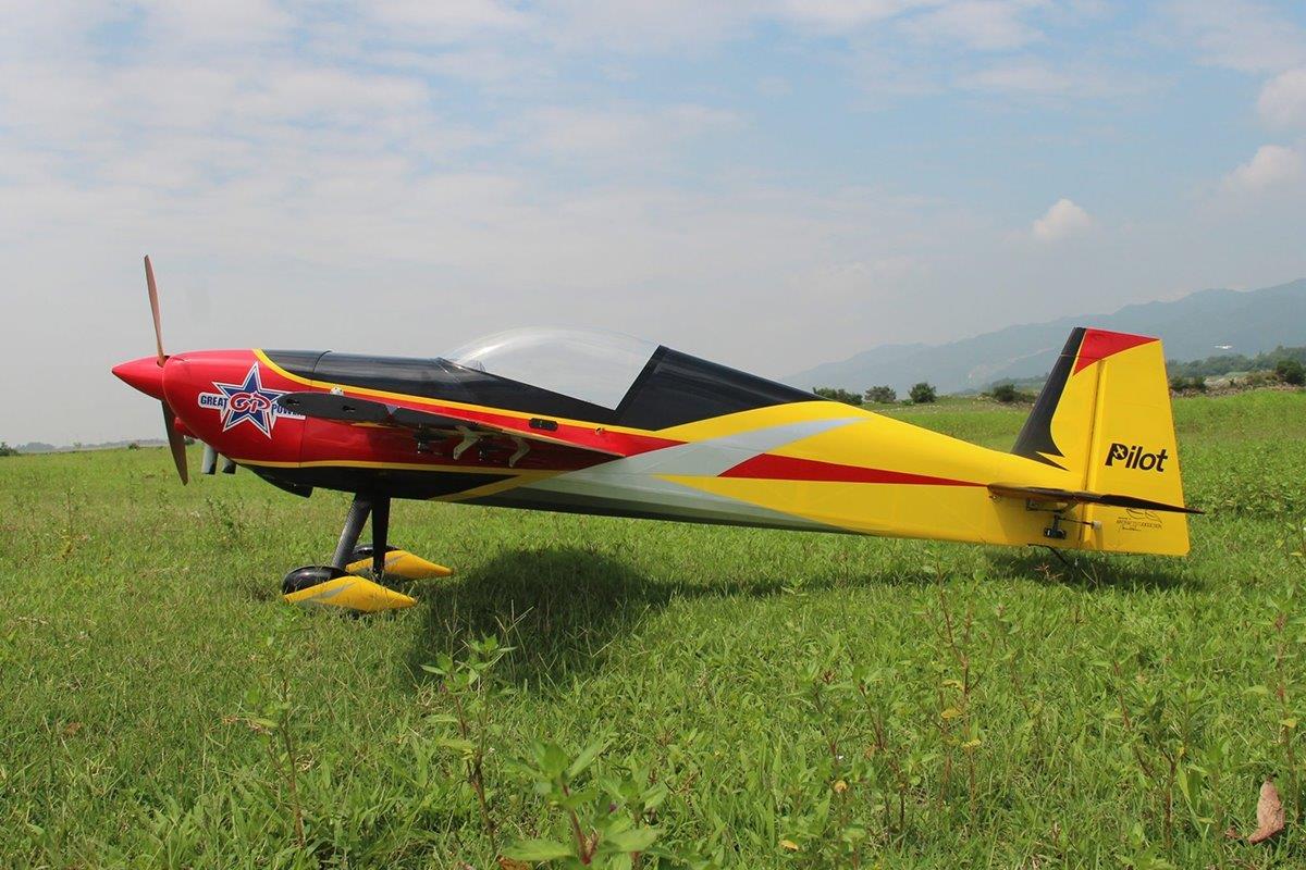 Pilot RC Slick 2600mm 120cc Yellow-Red-Black 103tum - 5