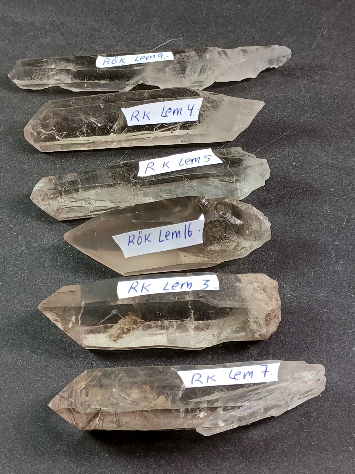 Rökig (Rökkvarts)  Lemurian kristaller(Lemurian Quartz)  - Seed Crystal ,  20 -30gram