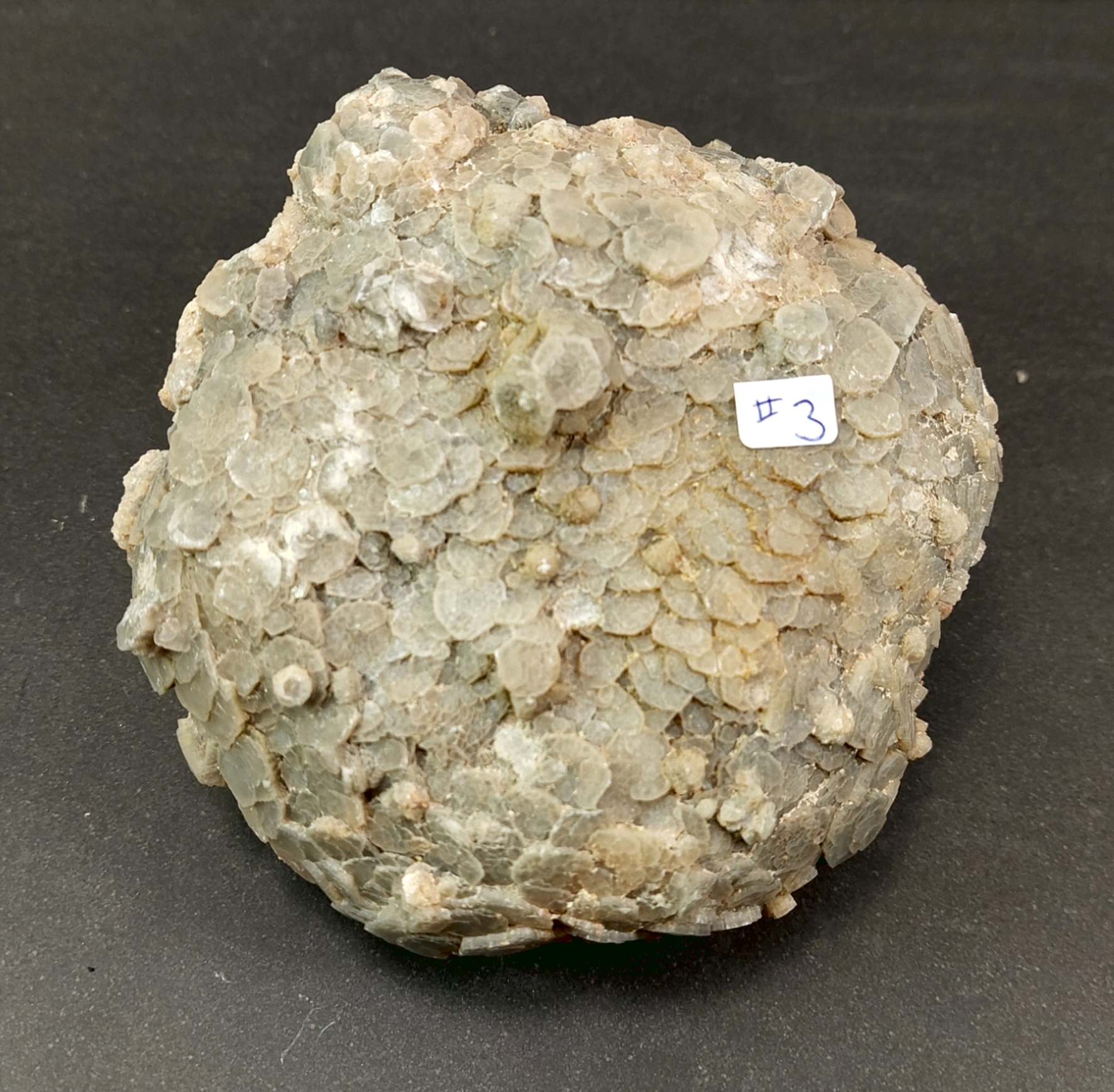 Beige Aragonit "Drakägg" Kluster