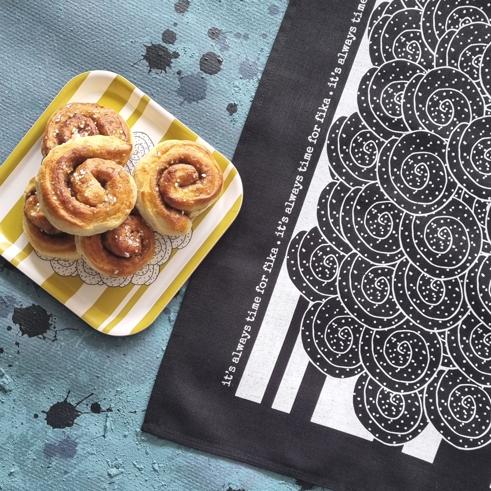 tea towel FIKA CINNAMON BUN black/white 50x70 cm - 3
