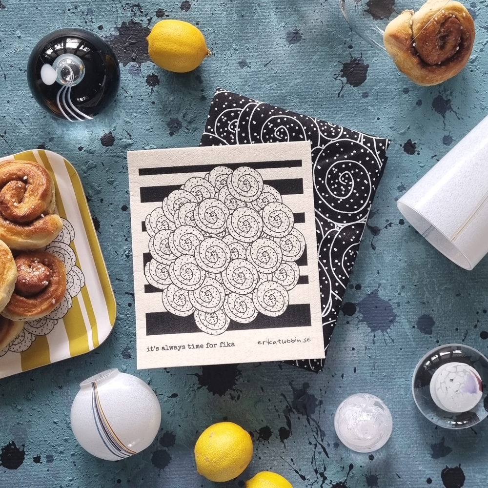 gåvoset FIKA CINNAMON BUN | KANELBULLE kökshandduk + disktrasa svart-vit - 3
