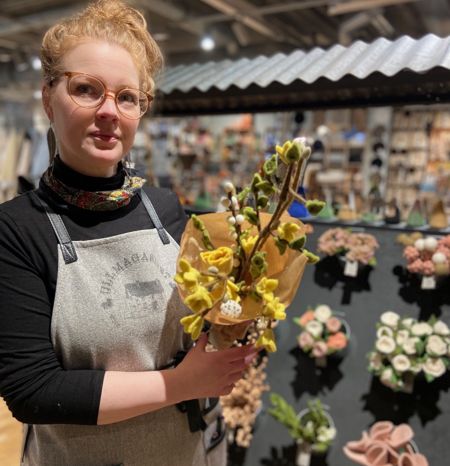 Osterblumenstrauß aus Wolle