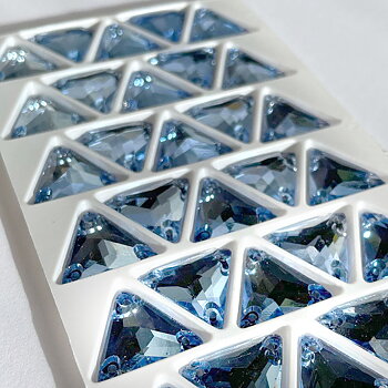Trekant - Light Sapphire