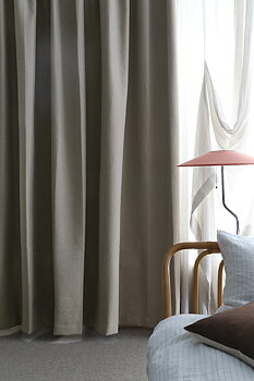 Hotellgardin Black Out Valnöt dubbel bredd finns i 3 höjder
