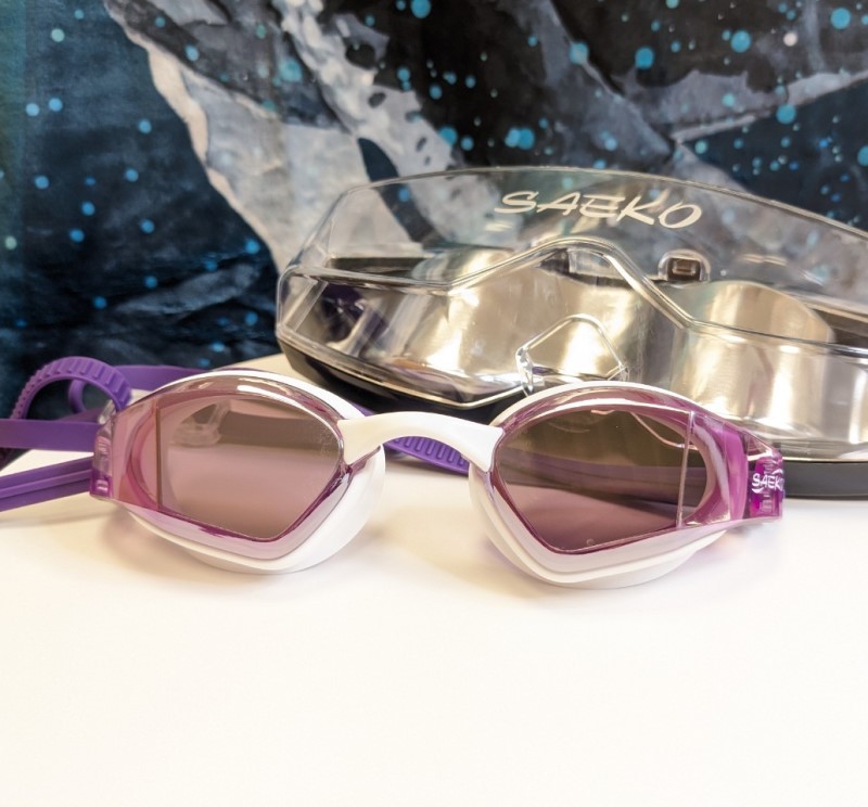 New cool Glacier White/Purple Gold mirror racing goggles from Saeko