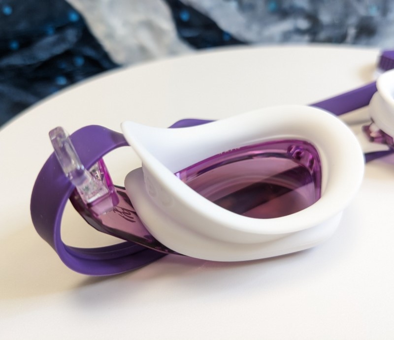 New cool Glacier White/Purple Gold mirror racing goggles from Saeko
