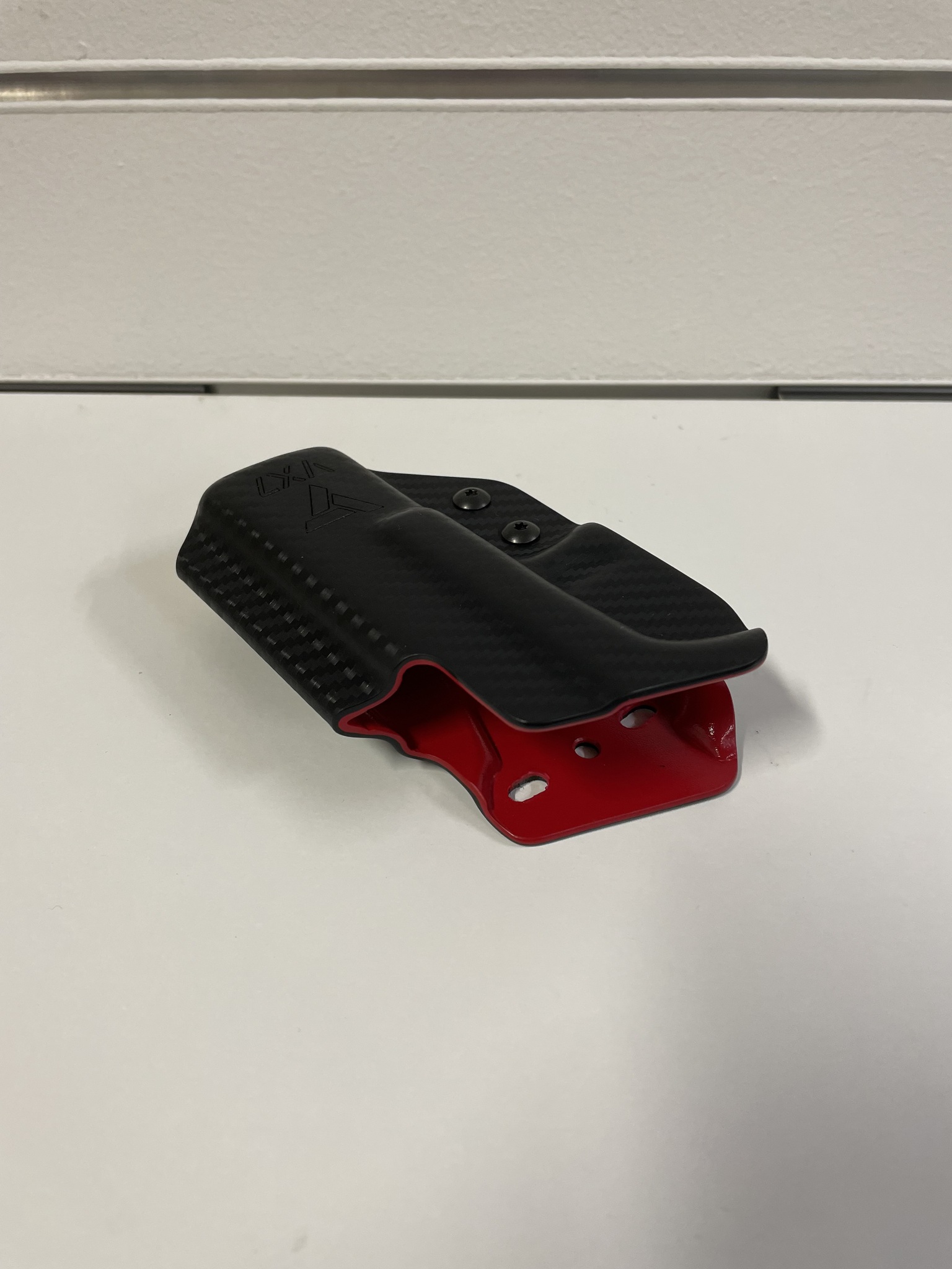 VX7 Glock 17/22/31 Holster - CF Black / Red - RH