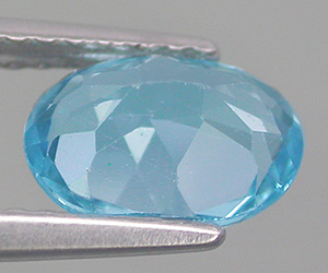 Impresionante piedra preciosa de topacio azul suizo natural de talla ovalada de 1,57 ct - 2