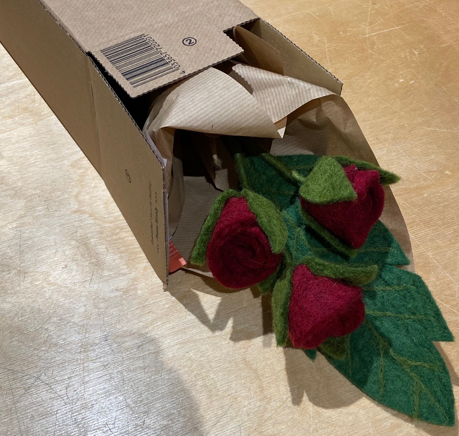 Bukett Kärlekens Ros av vackra Röda ullblommor - 4