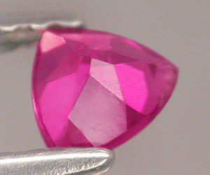 Turmalina rosa natural de primera calidad talla trillante de 4,1 mm - 2