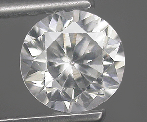 Impresionante piedra preciosa de circón blanco natural con talla de diamante de 5 mm