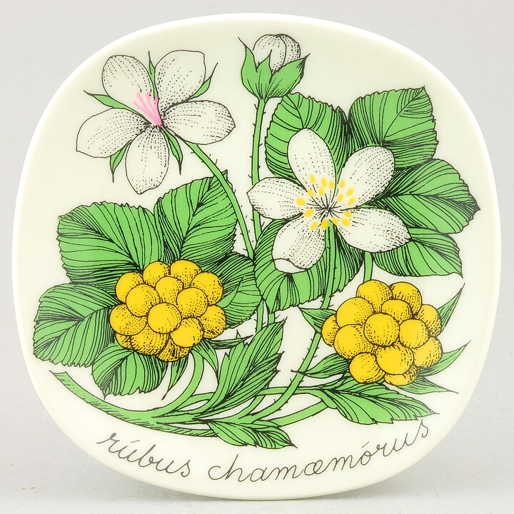 エステリ・トムラ  Botanicaシリーズ  ホロムイイチゴ  陶板  Wall Plaque  1982年 13 cm  (2)