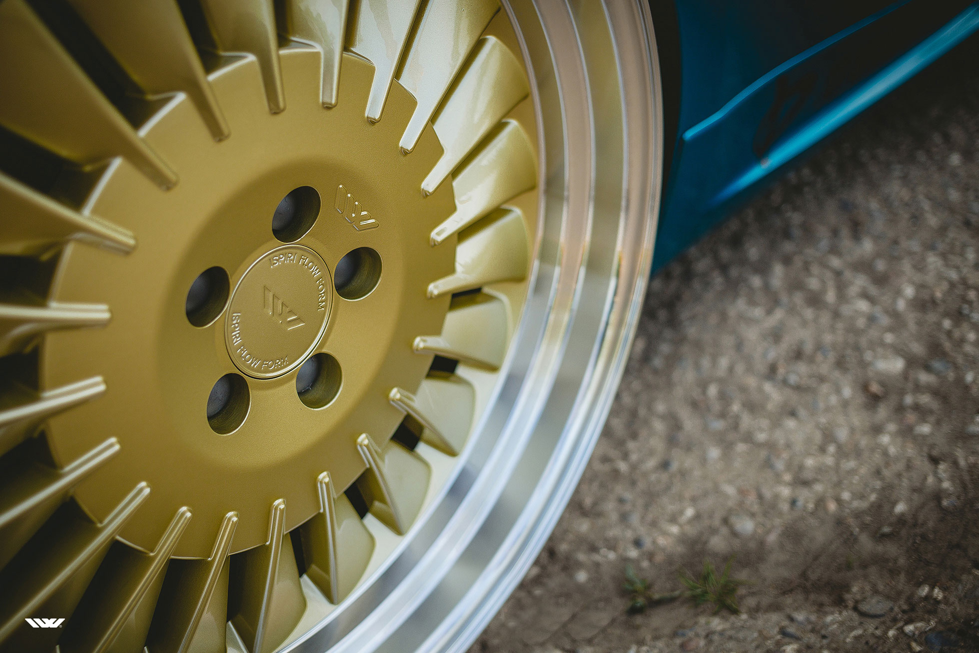 18" Ispiri CSR1D Vintage Gold/polished 5x100 - 4