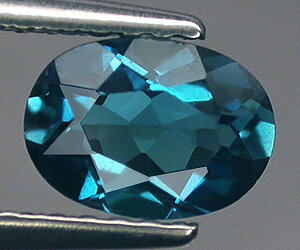 Impresionante piedra preciosa de topacio azul Londres natural de talla ovalada de 7x5,1 mm