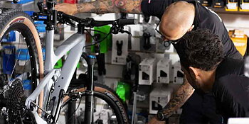 Vad vore en cykelbutik utan verkstad?