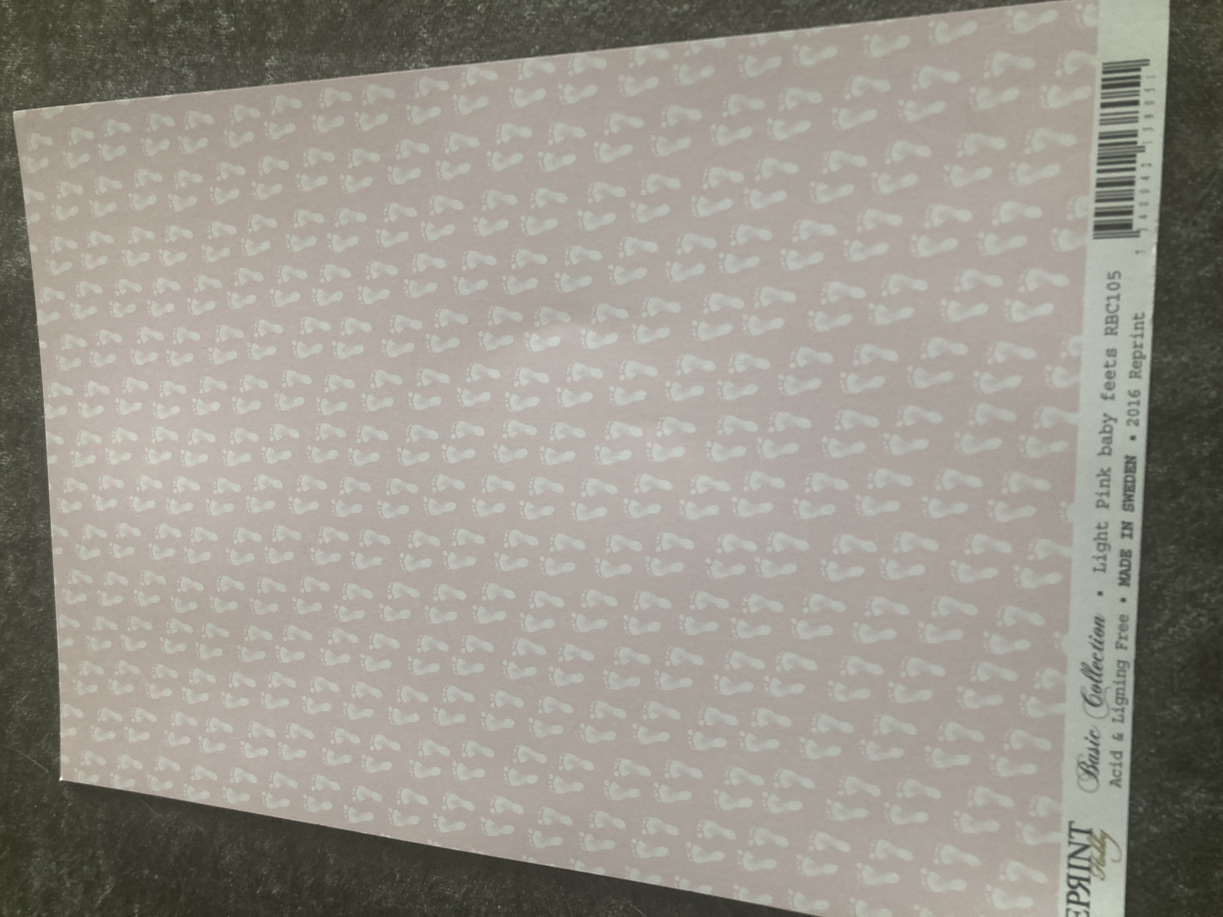 Reprint A4 RBC105  -Light pink baby fötter 