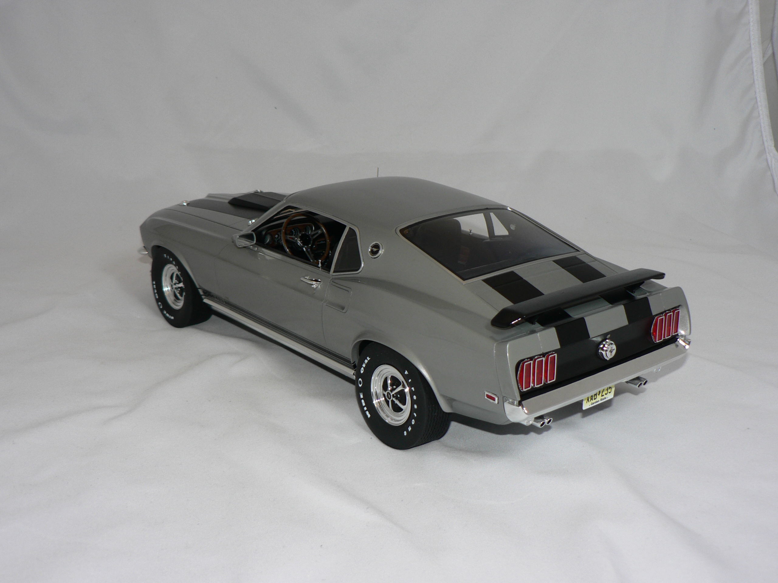 Ford Mustang  Boss 429   1969  1:12  GreenLight  ( John Wick ) Limited Edition Nummer 51 - 2