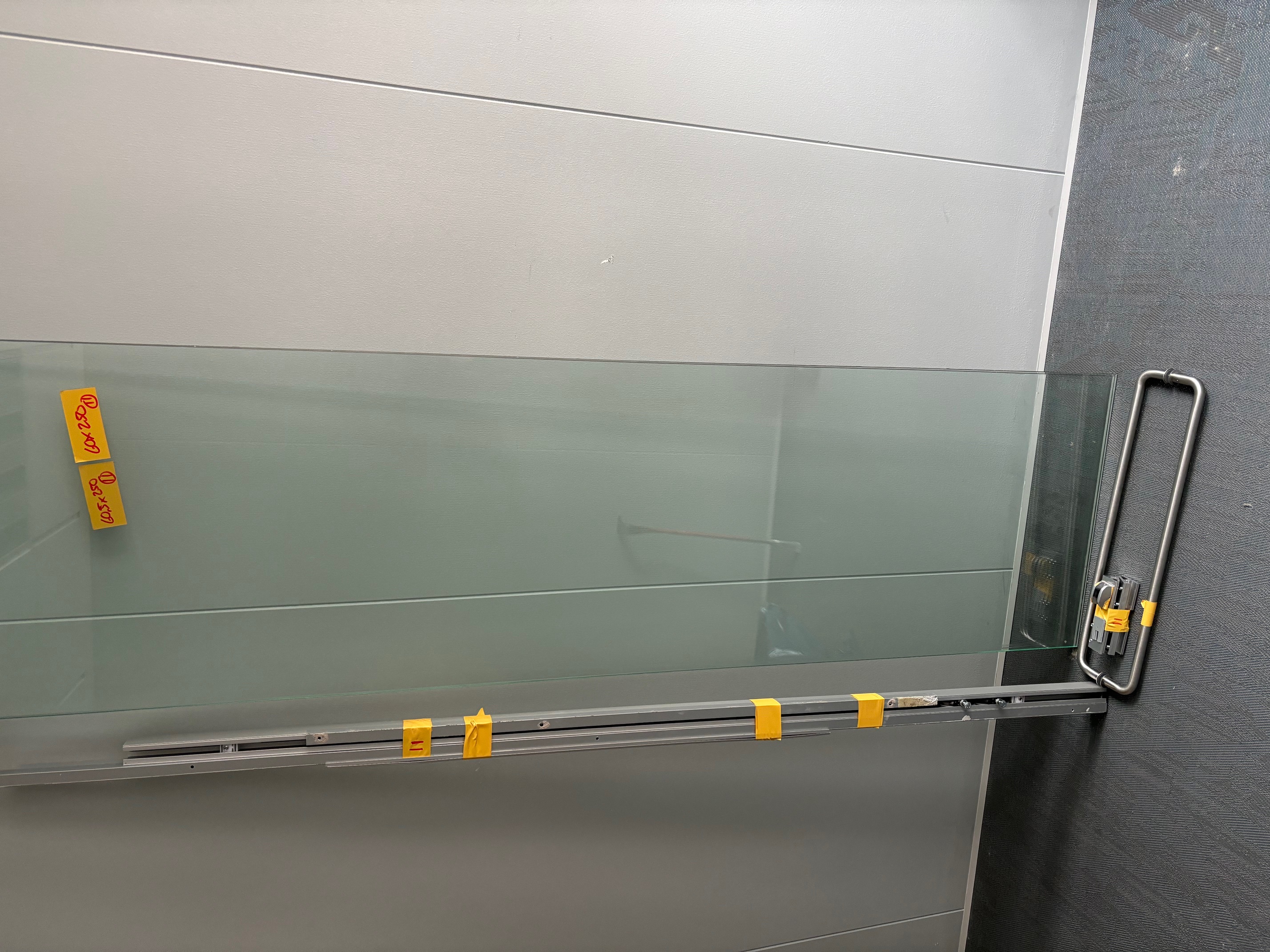 Glasparti med skjutdörr 10mm, 149x253cm - 2