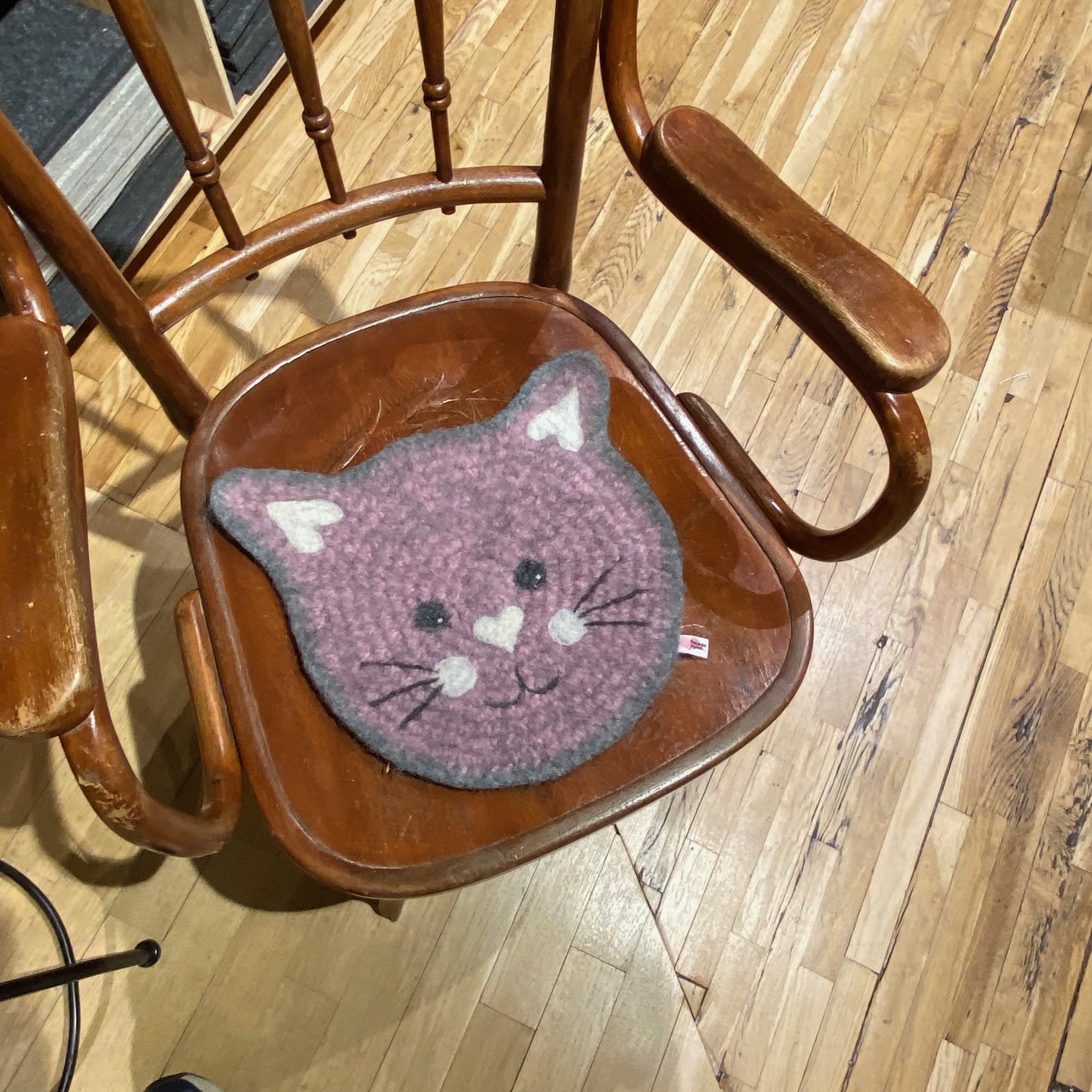 Virk kit - Katt eller Lejon sittdyna i Lovikka inklusive tovad ullkorg - 6