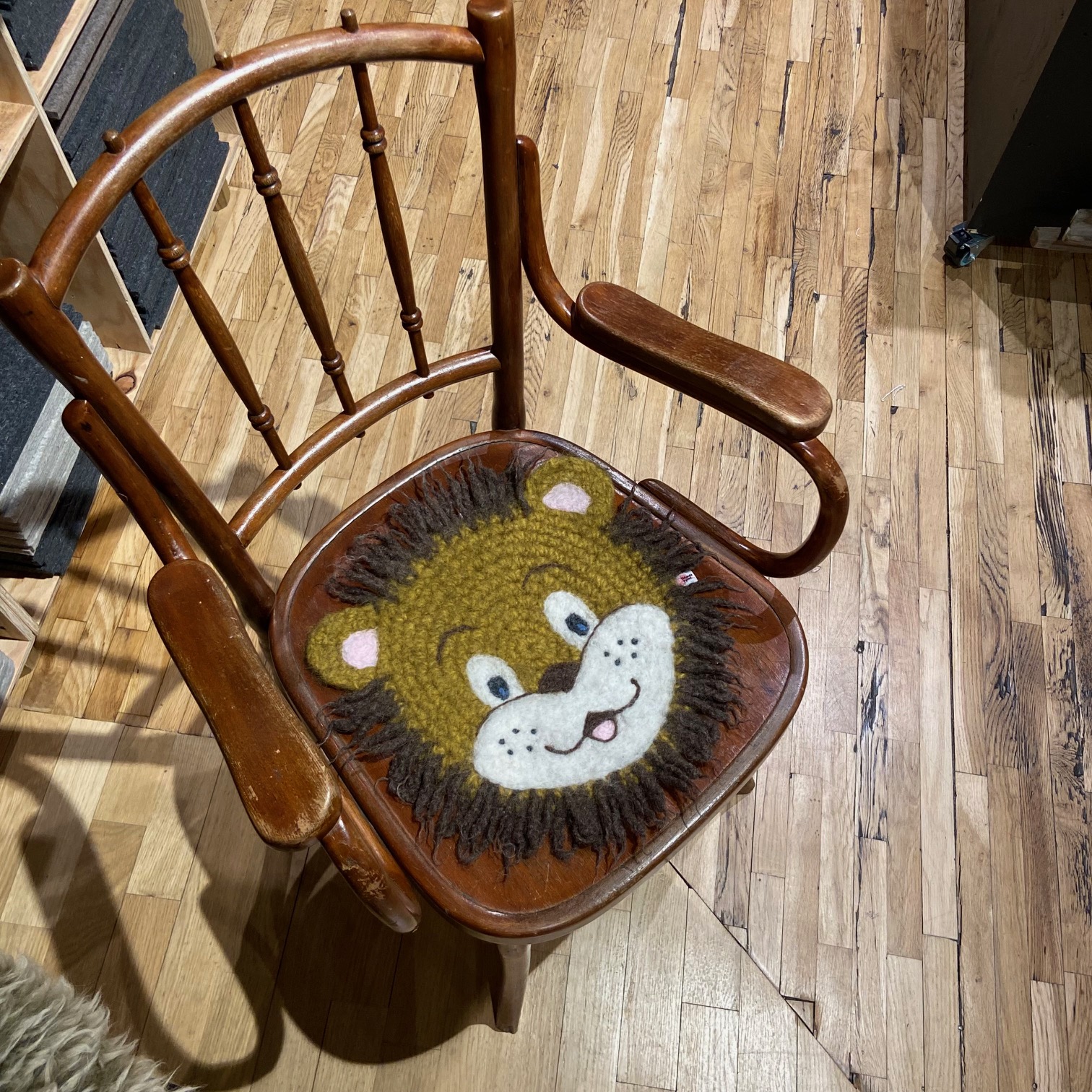 Virk kit - Katt eller Lejon sittdyna i Lovikka inklusive tovad ullkorg - 4