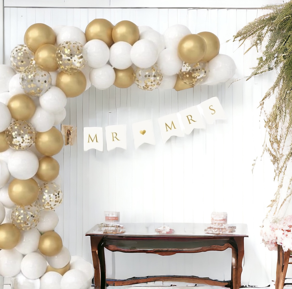 Ballongbåge & vimpel "MR & MRS" - Guld