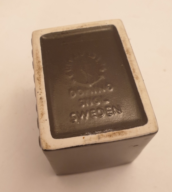 Domino cigarette cup - 4