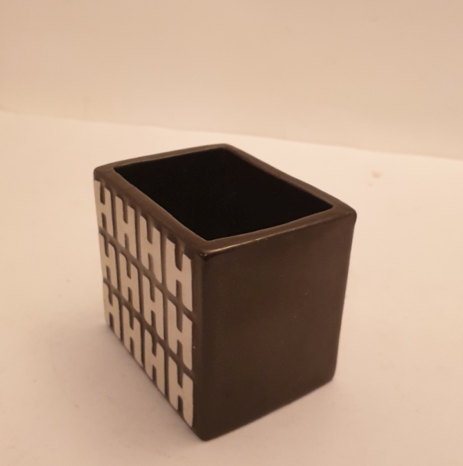 Domino cigarette cup - 3