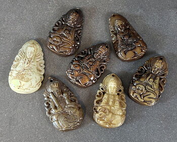 Kwan-Yin Talisman/Amulett med hål - Jade 