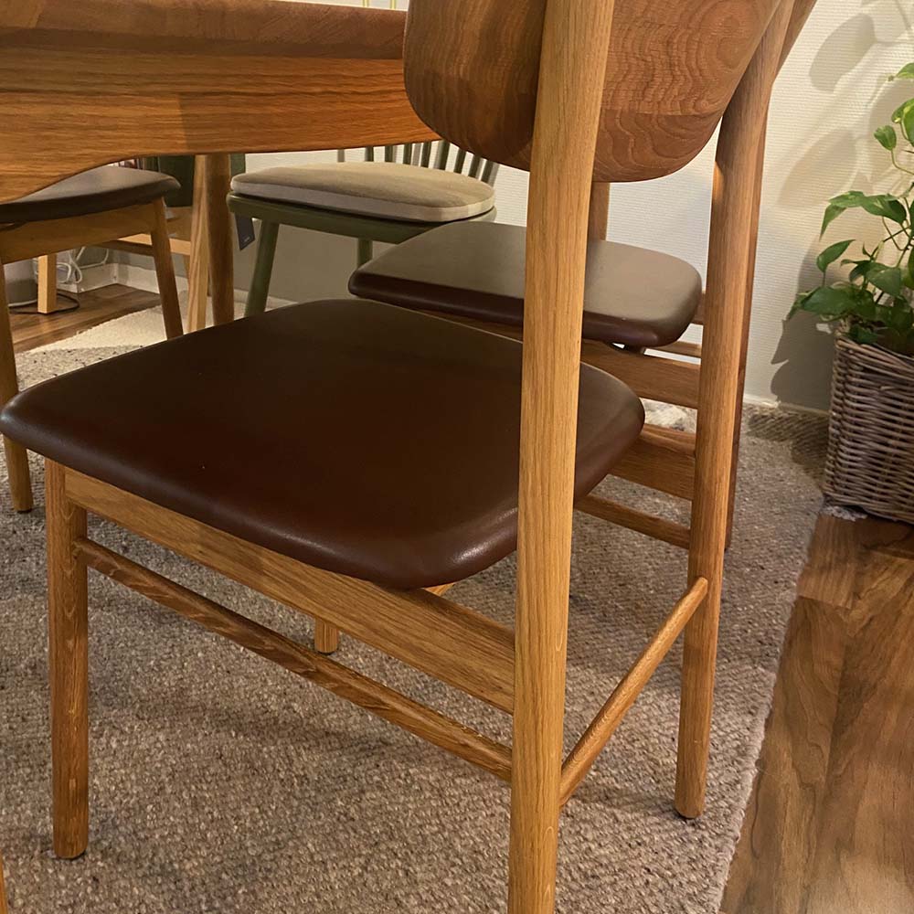 Carl Dining Table Oak Ø115 cm Extendable + 4 Prima Vista Chairs - Design Bargin/Disply ex* - Stolab - 2