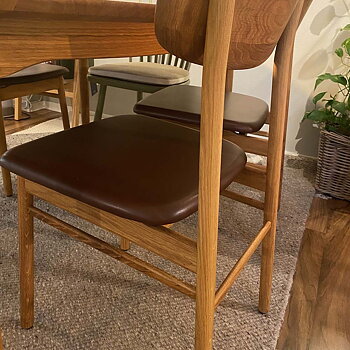 Carl Matbord Ek Ø115 cm Förlängningsbart + 4 Prima Vista Stolar - Designfynd/Skyltex* - Stolab