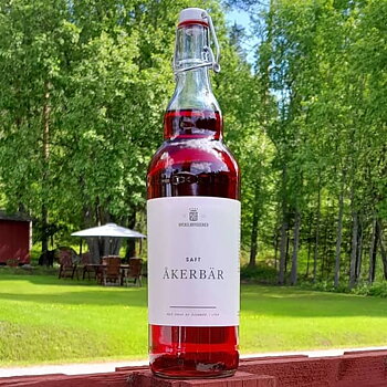 Saft med smak av Åkerbär, bygelflaska, 1L