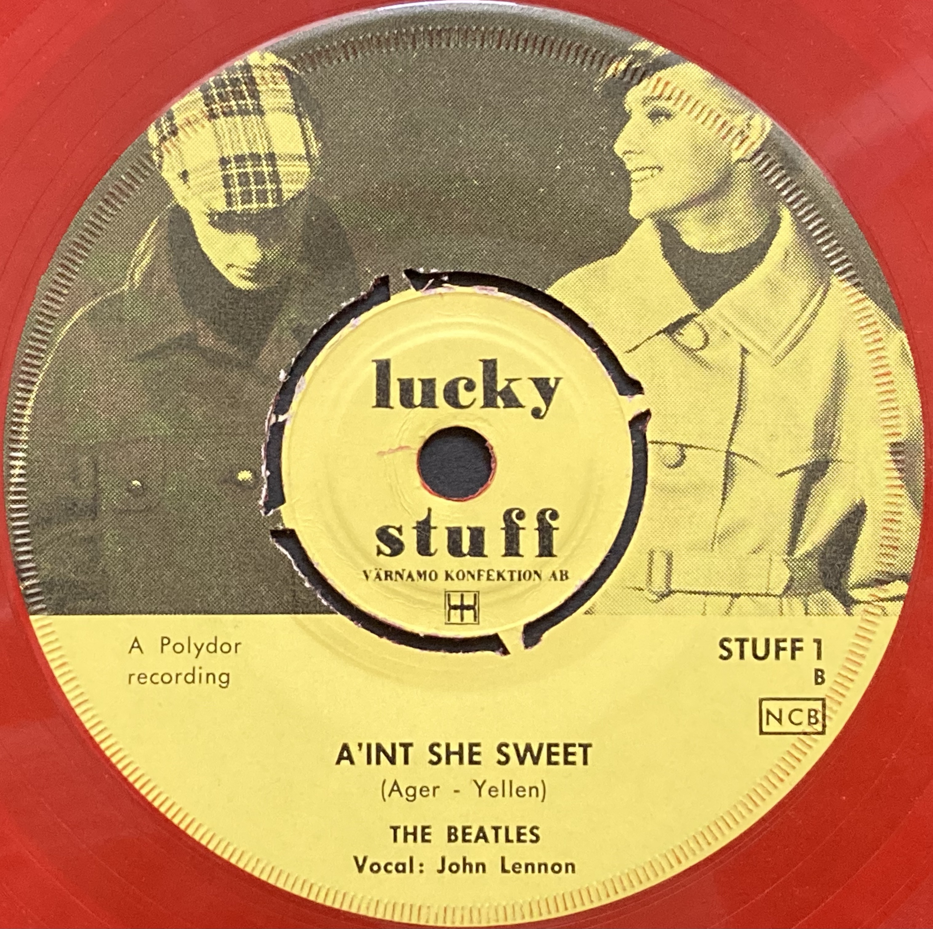 BEATLES - Ain´t she sweet / Lucky stuff Röd vinyl - 4