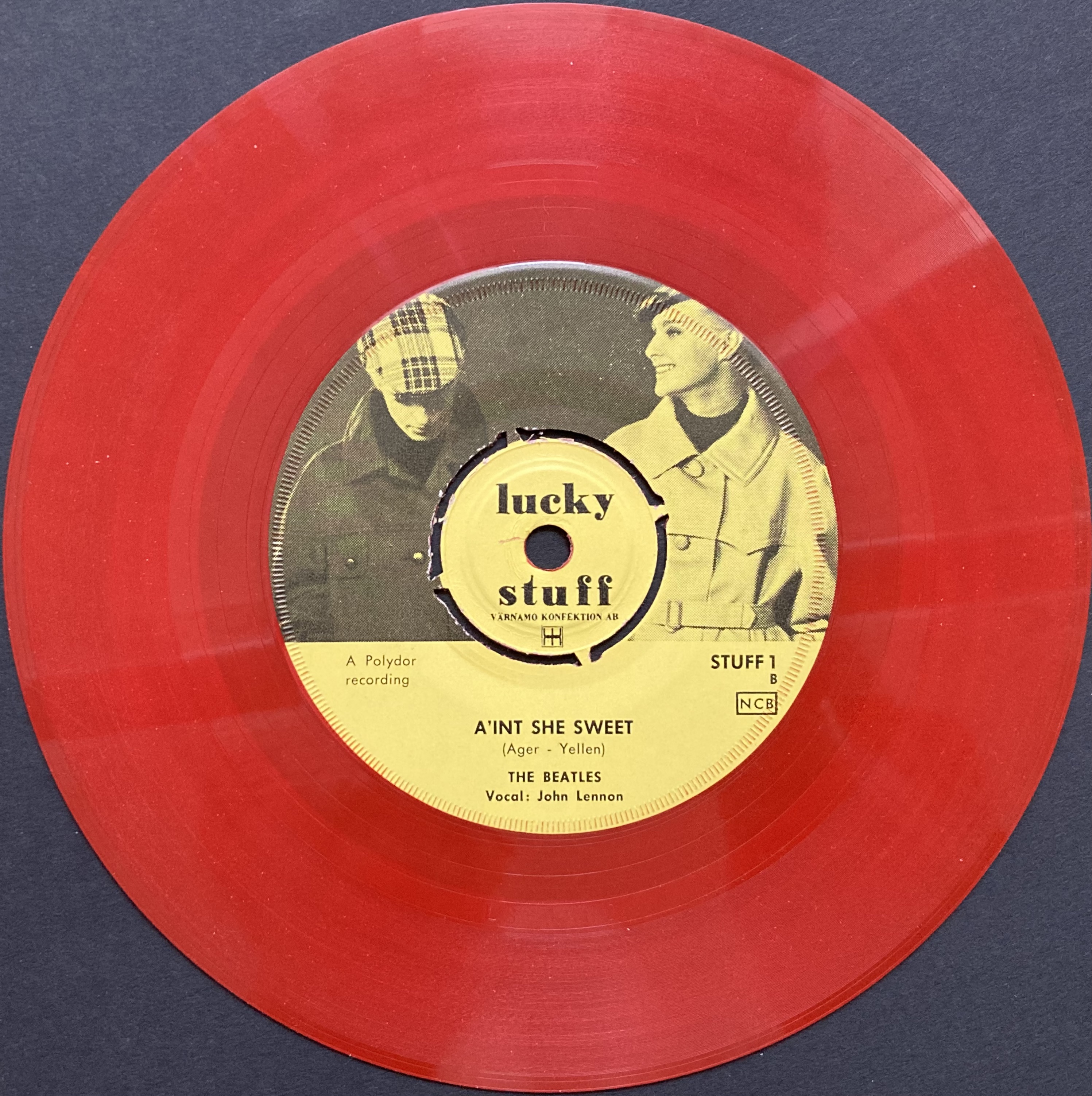 BEATLES - Ain´t she sweet / Lucky stuff Röd vinyl - 6