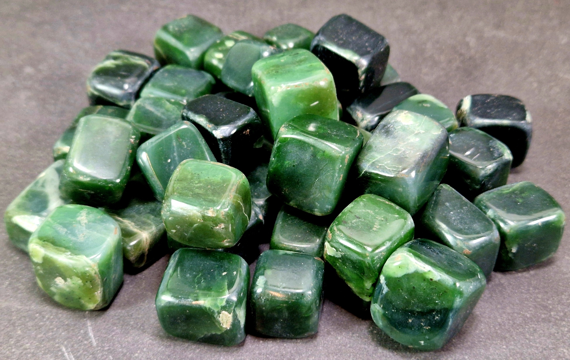 Jade, Nefrit trumlad - Kubisk Form