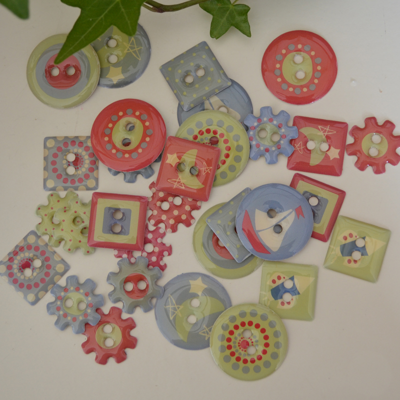 Dekorknappar för scrapbooking - blå och röd