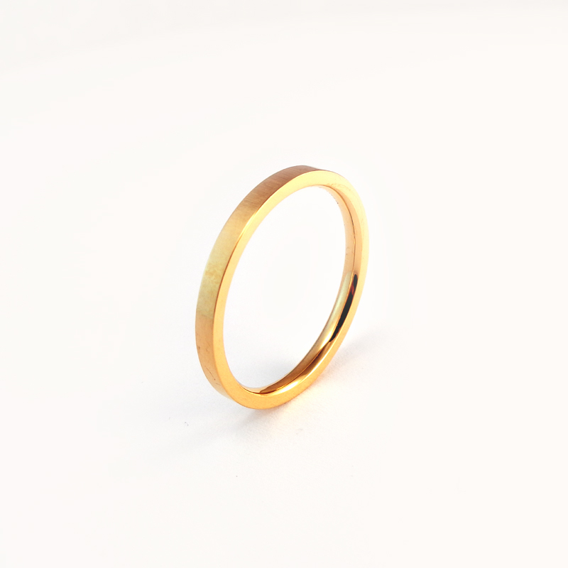 Glatt skinnende ring i gullstål - rett 2 mm bred