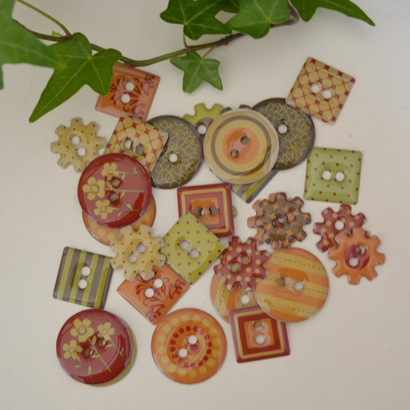 Dekoratinsknappar för scrapbooking och pyssel, 30 pack. Storlek 18-25 mm.
