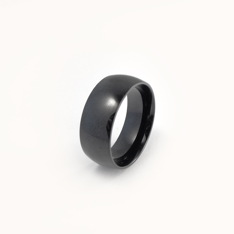 Sileä kiiltävä sormus mustaa terästä - 8mm leveä