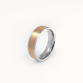 Glatt matt ring i gull/stål - 6mm bred