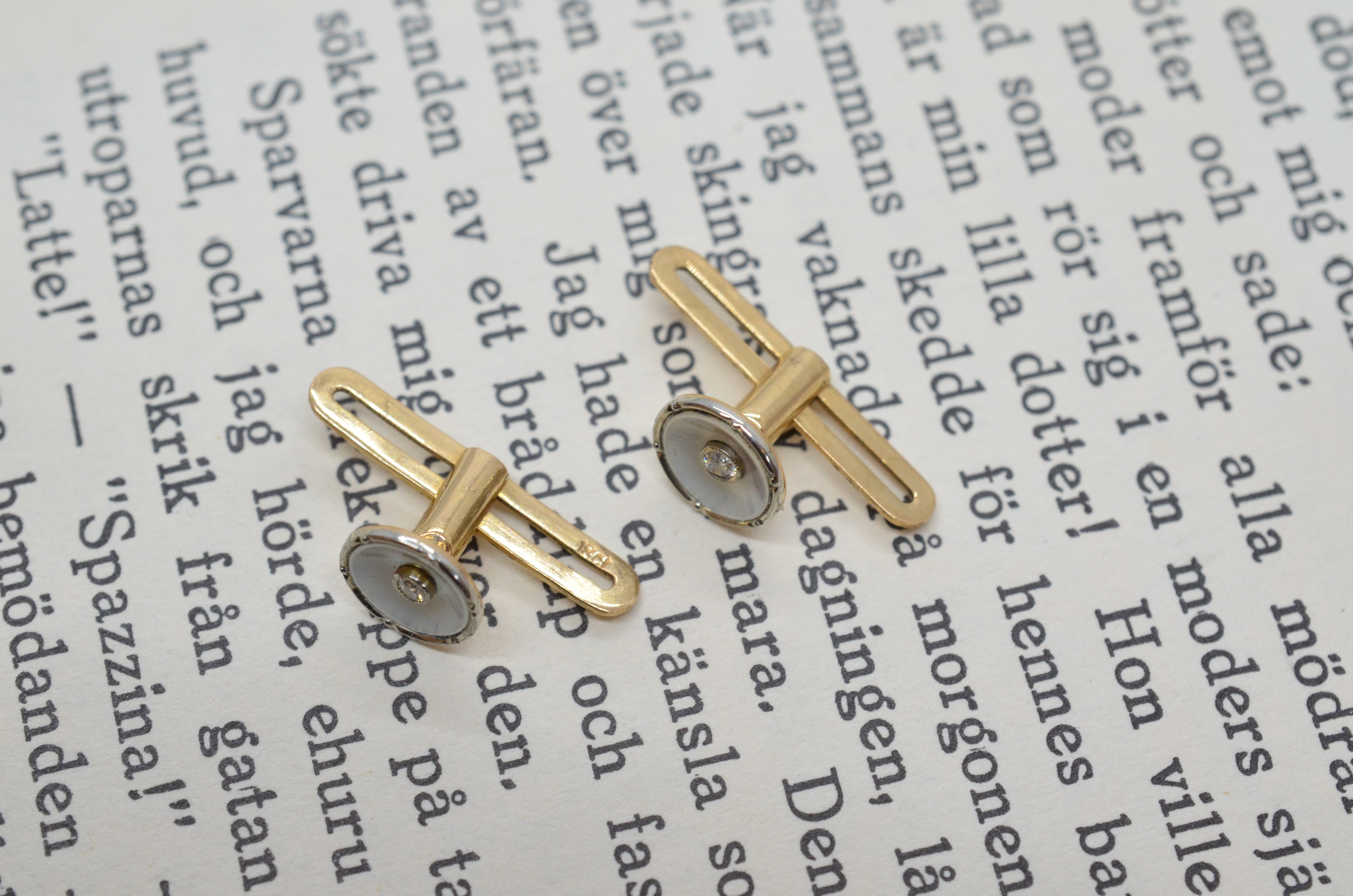 Vintage 18k coat buttons with diamond - 3
